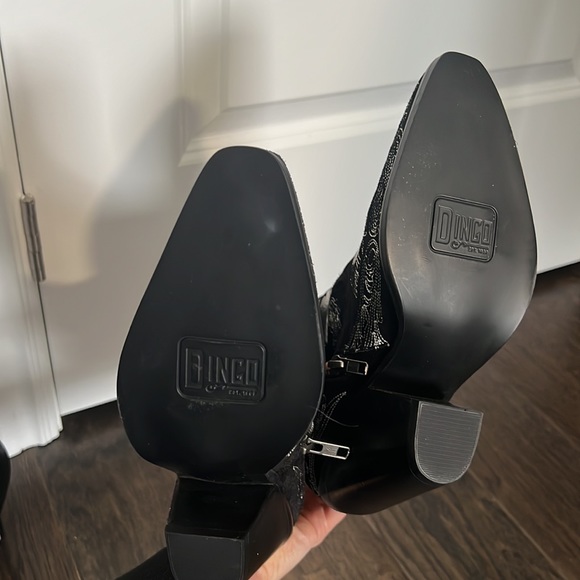 Floral suede cowboy boots - Picture 4 of 6